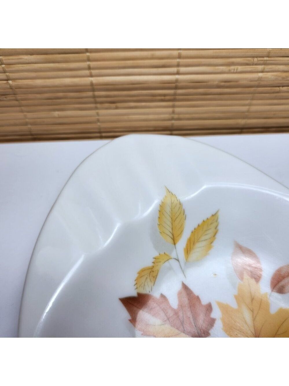 Ashtray Vintage Melamine Mid Century Kidney Shape Autumn Leaves Made in Canada - Picture 5 of 8